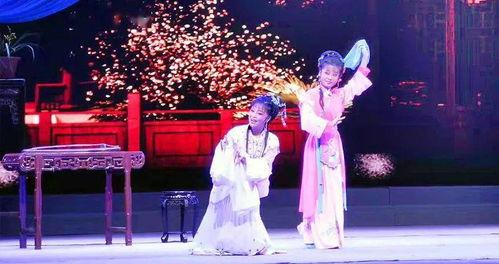 娱乐吃瓜女艺人去剧团,剧团新秀惊艳亮相  第2张